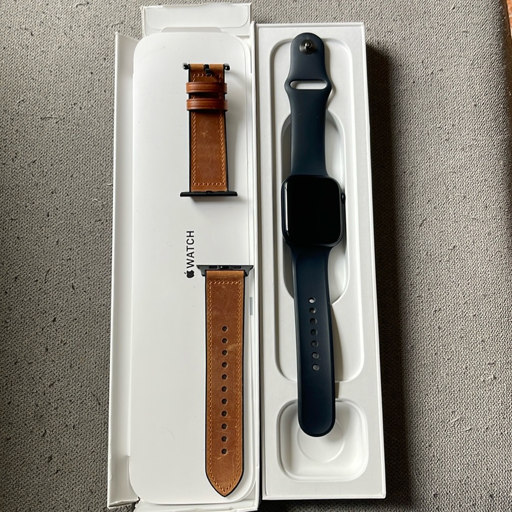 Series 7 Apple Watch. Midnight Aluminum Case. 45mm. Extra brown leather band.